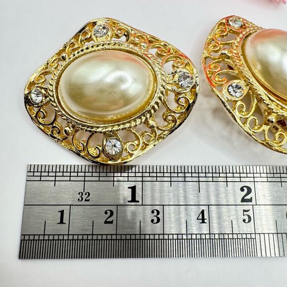 Vintage Faux Pearl Cabochon Filigree Rhinestone Huge Romantic Chic Clip Earrings - Picture 10 of 13